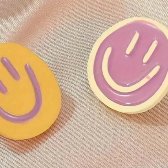Women's Girls Fun Smiley Face Stud Earrings Y2K Asymmetrical - Picture 3 of 5